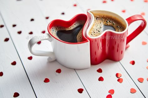 Two heart shaped coffee cups conected with each other Heart Shaped Tea Cup, Heart Shaped Mug, Pink Coffee Cup, 2 Coffee Cups, Heart Kitchen, Valentines Coffee, Heart Cup, Coffee Presentation, Coffee Puns