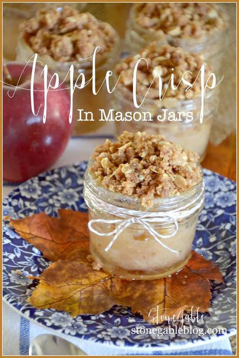 Mason Jar Desserts Recipes, Mason Jar Pies, Fun Fall Desserts, Apple Crisp Pie, Apple Crisp Cheesecake, Mason Jar Desserts, Pie Easy, Dessert In A Jar, Crisp Apple