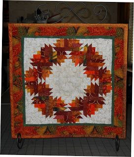 Scrapbox Quilts: Autumn Rose Wreath Wreath Quilt Pattern, Wreath Quilt, Seasonal Quilts, Fall Quilt, Christmas Fabrics, New Things To Try, Quilt Modern, Autumn Rose, Christmas Wall Hangings