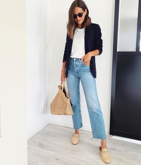 LAURA on Instagram: “S a m e d i 🌿 Belle journée !” Nude Loafers Outfit, Loafers Outfit, Europe Outfits, Outfit Primavera, Instagram S, Ootd Outfit, Penny Loafers, Business Casual, Work Outfit