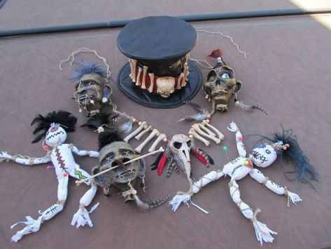 VooDoo props I made for the Papa Voodoo build by Steve Koci Voodoo Witch Decorations, Vodoo Costumes Couple, Voodoo Party, Voodoo Costume, Voodoo Witch, Voodoo Halloween, Shrunken Heads, Scary Halloween Decorations Diy, Shrunken Head