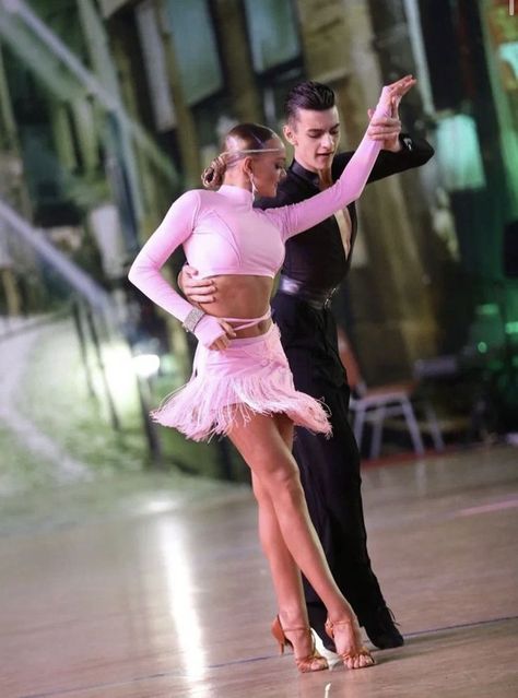 Polina Dubeyko and Ruslan Adaev Latin Ballroom Dresses Costumes, Latino Dance, Ballroom Gowns Dance, Latin Costume, Dancesport Dresses, Ballroom Gowns, Latin Ballroom Dresses, Sangeet Dance, Video Dance