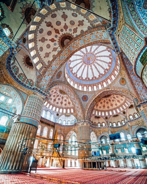 The best places in Istanbul - voyagefox Places In Istanbul, Ottoman Architecture, Turkish Architecture, Istanbul Travel Guide, Turkey Vacation, Istanbul Turkey Photography, Visit Istanbul, Travel Istanbul, Istanbul Photography