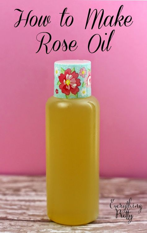 How to make rose oil at home from fresh roses. Diy Rose Oil For Face, Homemade Rose Oil, How To Make Rose, Rose Body, Diy Rose, Homemade Oil, How To Make Oil, Dried Rose Petals, Diy Beauty Recipes