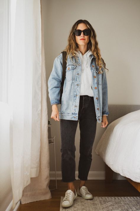 Cool Fall Outfits Casual, Denim Jacket Black Jeans, Hoodie Denim Jacket, Athleisure Outfits Fall, Mom Style Fall, Week Of Outfits, Denim Jacket Black, Saturday Outfit, My 2023