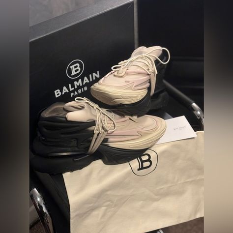 Balmain unicorn sneakers. Balmain Unicorn, Unicorn Sneakers, Runners Shoes, Sock Sneakers, Black Ombre, Balmain Paris, Trainer Sneakers, Story Ideas, Designer Sneakers