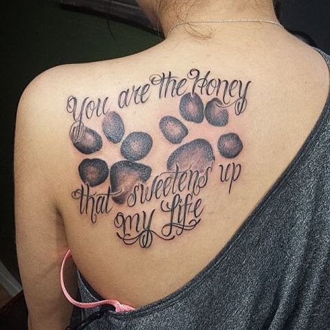 dog tattoo ideas for dog lovers Tattoo Journal, Pet Memorial Tattoo, Memorial Tattoo Designs, Small Wave Tattoo, Tier Tattoo, Tribute Tattoos, Dog Memorial Tattoos, Pawprint Tattoo, Dog Paw Tattoo