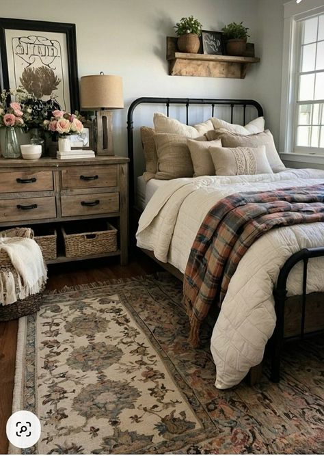 Spouse Bedroom Ideas, Bedroom Ideas For Small Rooms Women Cozy, Small Bedroom For Women, Small Spare Bedroom Ideas, Farmhouse Bedroom Ideas, Cabin Bedroom, Fall Bedding, Country Bedroom, Farmhouse Bedroom Decor