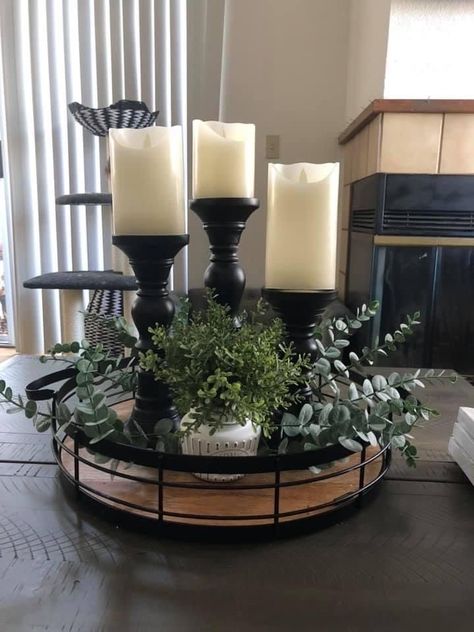 Dining Table Decor Centerpiece, Coffee Table Decor Living Room, Table Centerpieces For Home, Dining Room Table Centerpieces, Tafel Decor, Countertop Decor, Table Decor Living Room, Dining Room Table Decor, Island Decor