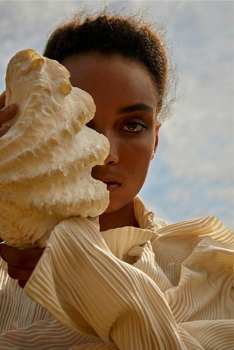 Desert Fashion Shoot, Strand Shoot, Beach Fashion Editorial, Beach Editorial, Vogue Portugal, Desert Fashion, Beach Shoot, Beauty Shoot, Photoshoot Concept