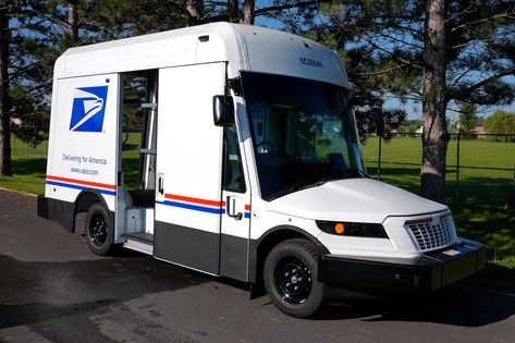 USPS debuts unique new delivery trucks to rave reviews from carriers - oregonlive.com Delivery Trucks, Electric Charging Stations, Mail Truck, 360 Degree Camera, Duck Bill, Mostly Sunny, Tv On The Radio, New Trucks, Postal Service