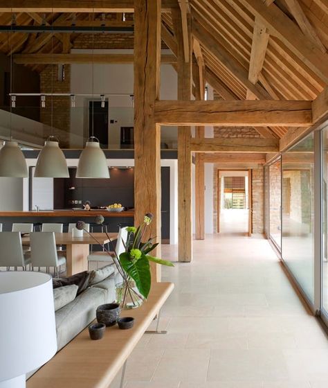 43 Fabulous barn conversions inspiring you to go off-grid Barn House Living Room, Converted Barn Homes, Barn Conversion Interiors, Contemporary Barn, Barn Interior, Barn Renovation, Converted Barn, Modern Barn House, Casas Coloniales