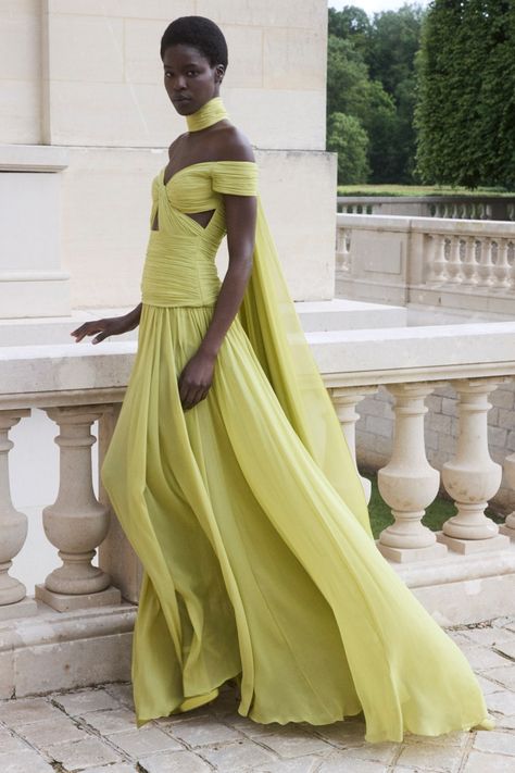 Elie Saab Resort, Resort 2025, Prom Inspo, Minimalist Bride, Film Star, Guest Dress, Wedding Guests, Yellow Fashion, Dresses Formal