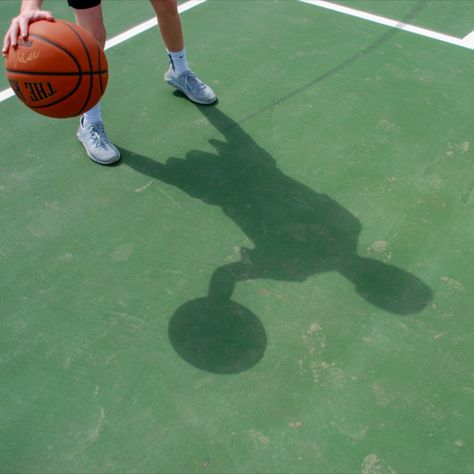 basketball aesthetic, summer, playground, basketball court photoshoot, summertime, romanticizing the midwest Basketball Playground Aesthetic, 80s Basketball Aesthetic, 90s Sports Aesthetic, Green Basketball Aesthetic, Sports Film Photography, Outdoor Basketball Court Aesthetic, Socks Editorial, 90s Basketball Aesthetic, Womens Basketball Aesthetic