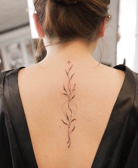 Base Neck Tattoo, Fineline Spine Tattoo Minimalist, Floral Fine Line Spine Tattoo, Dandelion Spine Tattoo, Back Tattoo Leaves, Top Tattoo For Women, Fine Line Flower Spine Tattoo, Botanical Spine Tattoo, Dainty Floral Spine Tattoo