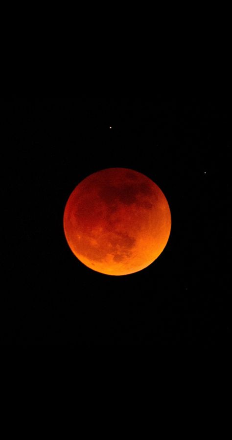 Total Eclipse Wallpaper, Lunar Eclipse Wallpaper, Lunar Eclipse Aesthetic, Super New Moon, Blood Moon Eclipse, Lunar Witch, Total Lunar Eclipse, Eclipse Lunar, Space Icons