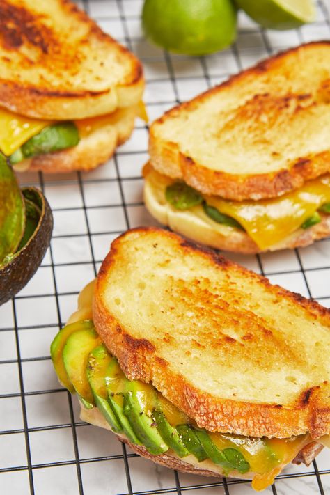 Avocado Grilled Cheese Sandwich Roll Up Sandwiches, Avocado Grilled Cheese, Grilled Ham And Cheese, Dairy Free Low Carb, Snack Smoothie, Grilled Ham, Avocado Sandwich, Slow Cooker Pasta, Easy Healthy Eating