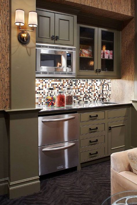 45 Basement Kitchenette Ideas to Help You Entertain in Style - Sebring Design Build Barcade Decor, Industrial Basement, Basement Kitchenette, Home Wet Bar, Rustic Basement, Media Room Design, Basement Bar Designs, Bar Basement, Basement Kitchen