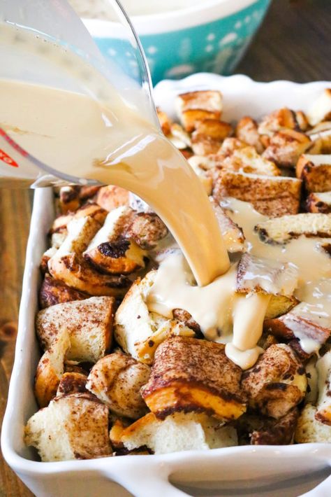 Stale Cinnamon Roll Recipes, Cinnamon Pecan Bread Pudding, Cinnamon Bun Bread Pudding, Cinnamon Rolls Pudding, Leftover Cinnamon Roll Bread Pudding, Bread Pudding With Cinnamon Rolls, What To Do With Leftover Cinnamon Rolls, Custard For Bread Pudding, Churro Bread Pudding