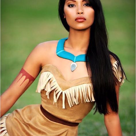 I need this Pocahontas arm band tattoo Pocahontas Cosplay, Carnaval Make-up, Pocahontas Disney, Cosplay Disney, Fantasia Disney, Hallowen Costume, Diy Kostüm, Disney Pocahontas, Princess Photo