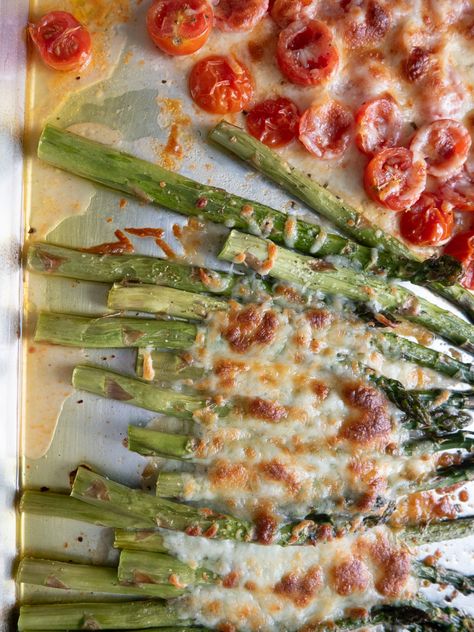 Baked Asparagus Caprese | 12 Tomatoes Asparagus Balsamic, Asparagus Recipes Baked, 12 Tomatoes Recipes, Asparagus Recipes, Baked Asparagus, 12 Tomatoes, Fresh Asparagus, Asparagus Recipe, Seasonal Food