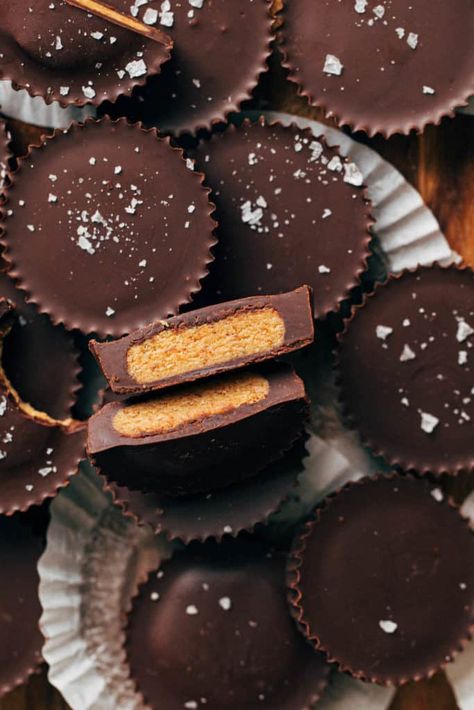 Homemade Peanut Butter Cups - Healthy, Gluten Free, Vegan Healthy Peanut Butter Cups, Peanut Butter Cups Recipe, Sugar Free Snacks, Homemade Peanut Butter Cups, Pb Cups, Sugar Free Peanut Butter, Gluten Free Peanut Butter, Vegan Peanut Butter, Homemade Peanut Butter