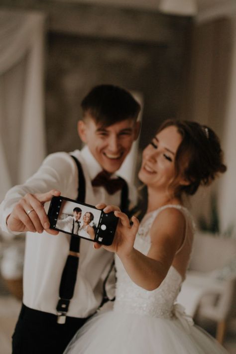 Wedding Couple Poses Aesthetic, Wedding Aesthetic Photography, Modern Wedding Poses, Portrait Wedding Photography, Wedding Portraits Poses, Wedding Couples Poses, Wedding Photography Aesthetic, Aesthetic Wedding Photos, The First Kiss