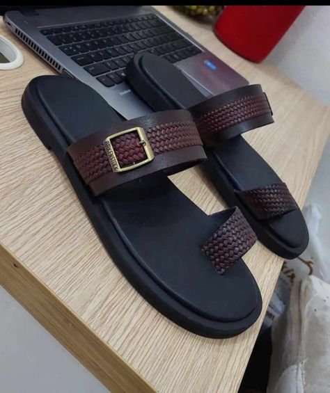 Handmade Footwear For Men, Men Palm Slippers Design, Palm Slippers, Men Leather Sandals Fashion, Gents Slippers, Best Sandals For Men, Sandals Design, Handmade Footwear, Mens Sandals Fashion