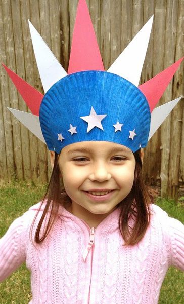 This patriotic paper plate hat will have kids decorating quietly while you get the grill fired up. #July4th #Craft Paper Plate Hats, July Crafts For Kids, Fourth Of July Crafts For Kids, Fourth Of July Crafts, Patriotic Hats, 4th Of July Crafts, 4th July Crafts, Forth Of July, Patriotic Crafts