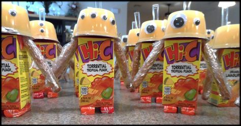 Juice Box Robot, Chicken Bake Recipes, Kindergarten Snacks, Class Snacks, Creative Treats, Classroom Snacks, Box Robot, Kindergarten Lunch, Haunted Maze