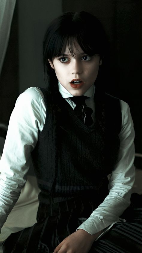 Wensday Wallpaper, Wednesday Series Wallpaper, Jenna Ortega Wednesday, Wednesday Addams Outfit, Wednesday Series, Addams Familie, Wednesday Outfit, Wednesday Addams Costume, Series Wallpaper