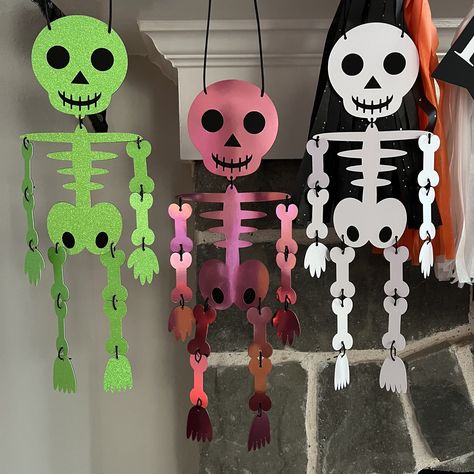 Halloween Door Decorations Classroom, Halloween Riddles, Halloween Tea Party, Dekorasi Halloween, Fall Decor Diy Crafts, Halloween Paper Crafts, Homemade Halloween Decorations, Adornos Halloween, Halloween Crafts Decorations