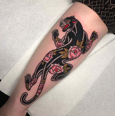 Panther Tattoos, Old School Art, Traditional Panther Tattoo, Traditional Tattoo Inspiration, Traditional Style Tattoo, Panther Tattoo, Kunst Tattoos, Traditional Tattoo Sleeve, Disney Tattoo