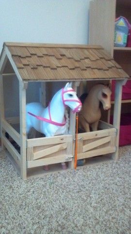 Horse stable for 18" dolls Diy Horse, Bookshelf Plans, Horse Stable, Doll Things, Desk Plans, Horse Diy, Bed Plans, Barbie Diy, Horse Stables