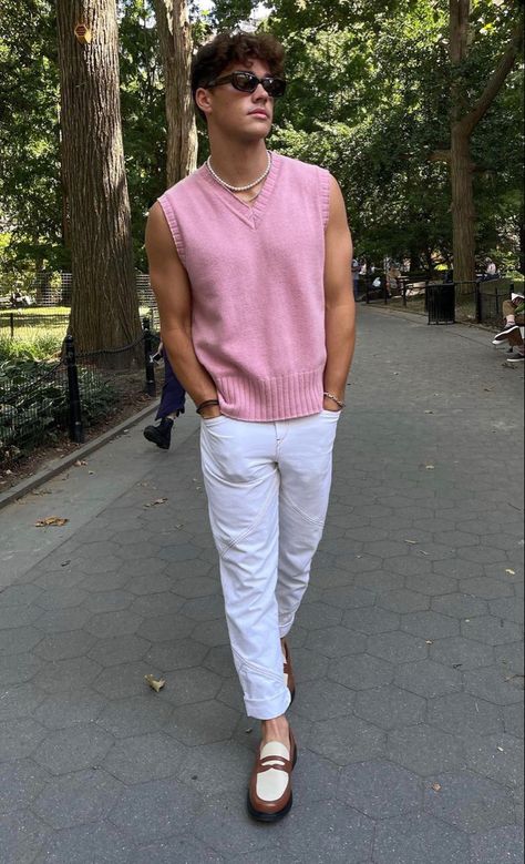 Men Barbie Outfit, Aesthetic Streetwear Men, Pink Top White Pants, Malibu Outfit, Red And White Outfits, Sweater Vest Outfit, Noah Beck, Pink Streetwear, Pink Clothes