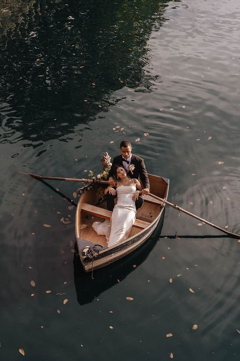 By The Water Wedding, Small Boat Wedding Ideas, Row Boat Couple Photos, Lake Wedding Aesthetic, Wedding Photos In Water, Wedding By The River, Wedding Pre Shoot Ideas, Lake Wedding Photography, Simple Wedding Photoshoot