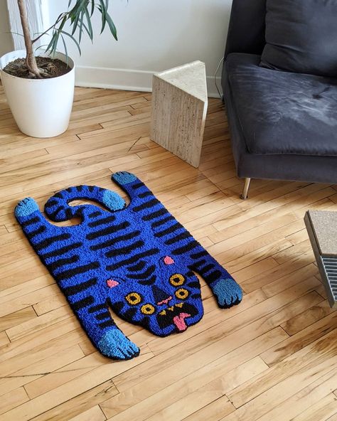 Quirky Rugs, Inspiration Room Ideas, Cool Carpets, Tufting Inspiration, Rug In Room, Rug Tuft, Rug Punching, Sleep Ideas, Funky Rug