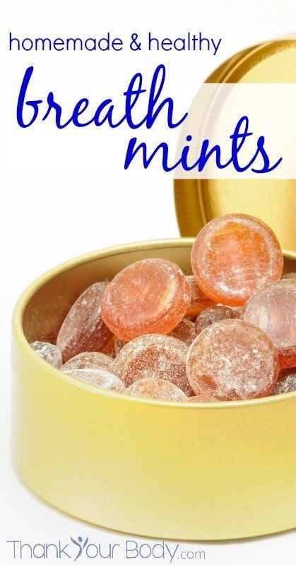 These homemade healthy breath mints are amazing and not full of toxic crap. Sounds good to me. Healthy Candy, Breath Mints, Homemade Diy, Homemade Candies, Homemade Remedies, How To Make Homemade, Diy Natural Products, Oil Recipes, Candy Recipes