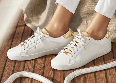 Michael Kors. Michael Kors Sneakers Women, Michael Kors Outfit, Michael Kors Clothes, Michael Kors Sneakers, Handbag Stores, Street Style Photos, The Genius, Sneakers Women, Best Street Style