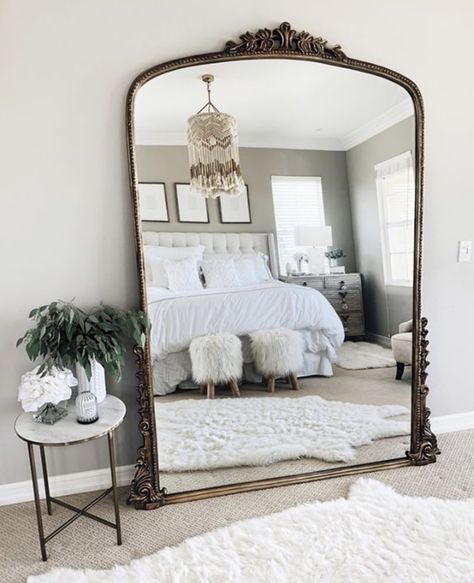 Bedroom Trends, Style Deco, Vintage Bedroom, Bedroom Vintage, Mirror Mirror On The Wall, Chic Bedroom, Mirror On The Wall, Mirror Mirror, Cheap Home Decor