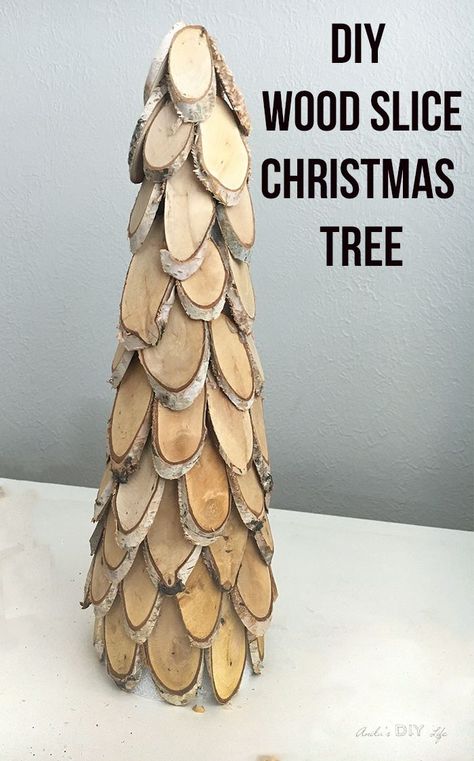 You NEED this for your Farmhouse Christmas decor! Wood Slice christmas decoration idea #diychristmasdecor #christmascraftidea #diydecorinspiration Christmas Decor Wood, Wood Slice Christmas, Pretty Christmas Trees, Christmas Lamp, Wooden Christmas Decorations, Wood Slice Crafts, Pottery Barn Inspired, Led Christmas Tree, Christmas Tree Art