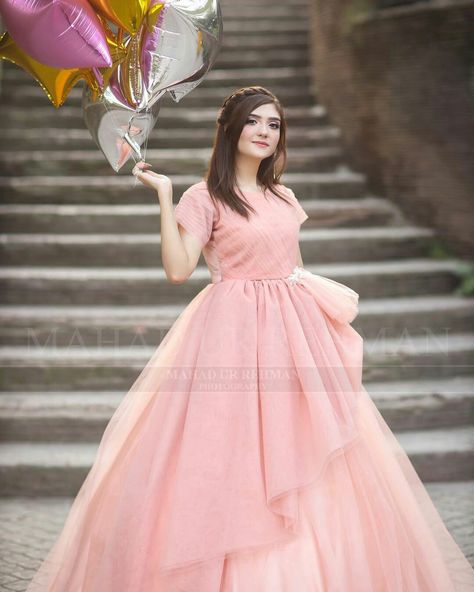 Maxi Dresses 2022, Pink Princess Dresses, Traditional Baby Dresses, Princess Dresses For Girls, Princess Frocks, Casual Maxi Dresses, Hairstyles For Gowns, Bridal Mehndi Dresses, 2 Piece Prom Dress