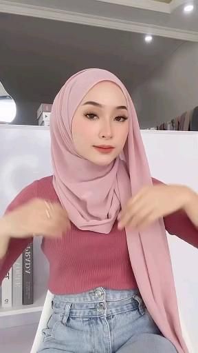 Hijab Style Video, Turkish Hijab Tutorial, Hijab Video, Hijab Turban Style, How To Wear Hijab, Video Hijab, Fesyen Islam, Tutorial Hijab Pashmina, Simple Hijab Tutorial