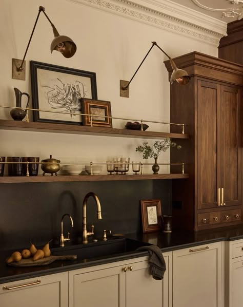 Architectural Digest Kitchen, Georgian Revival Homes, Walnut Kitchen Island, Georgian Revival, Colonial Kitchen, International Design, Style Deco, Kitchen Cabinetry, Wet Bar