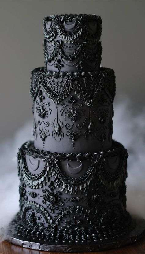 Bat Wedding Cake, Small Gothic Wedding Cake, Wedding Gothic Decorations, All Black Wedding Cake, Goth Wedding Cake Ideas, Dark Wedding Cake Aesthetic, Black Wedding Cakes Elegant, Goth Wedding Cake Victorian Gothic, Gothic Glamour Cake