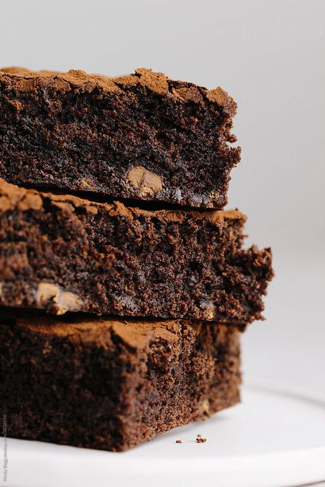 Brownie Food Styling, Brownie Photography Food Styling, Stacked Brownies, Desserts Painting, Brownie Aesthetics, Chocolate Moodboard, Brownie Aesthetic, Brownie Stack, Brownies Aesthetic