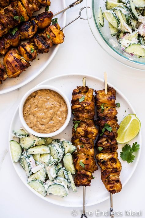 Sauce For Chicken Skewers, Peanut Sauce For Chicken, Thai Chicken Skewers, Bbq Dinner Recipes, Peanut Satay Sauce, Peanut Satay, Chicken Satay Skewers, Chicken Entree, Summer Chicken Recipes