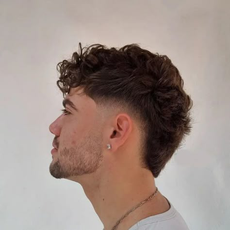 Taper Fade Short Hair, Fade Haircut Curly Hair, Mullet Fade, Mens Haircuts Short Hair, Men Haircut Curly Hair, Taper Fade Haircut, Mullet Haircut, Mens Hairstyles Thick Hair, Wavy Hair Men