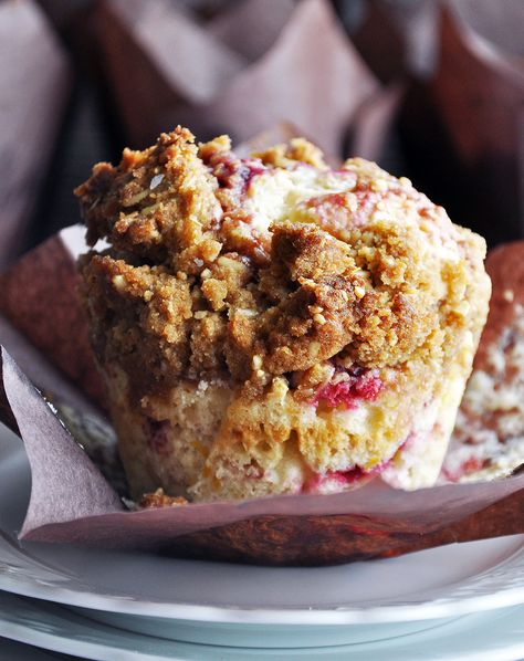 Mixed Berry Muffin Recipe. Moist and tender muffins, packed with berries and topped with buttery brown sugar streusel. | Of Batter & Dough.com Triple Berry Muffins, Berry Muffin Recipe, Mixed Berry Muffins, Tin Recipes, Brown Sugar Recipes, Healthy Breakfast Muffins, Streusel Muffins, Berry Muffins, Muffin Streusel