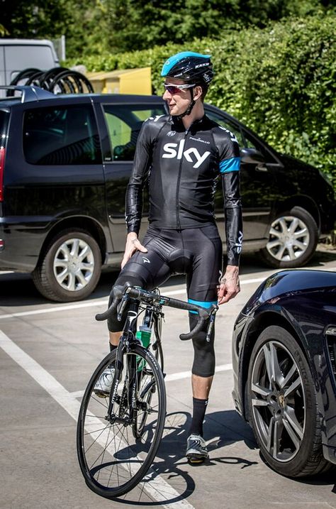 hot cyclist | Cyclinglycra | Flickr Cycling Lycra, Cycling Attire, Bradley Wiggins, Leather Fashion Men, Cycling Design, Mens Leather Clothing, Professional Cycling, Rugby Player, Lycra Men